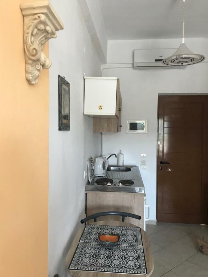 Floros Apartments Agios Stefanos Avliotes  Exterior photo